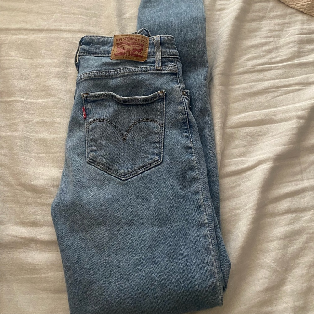 Levi Women’s 721 High Rise Skinny Jeans size 25